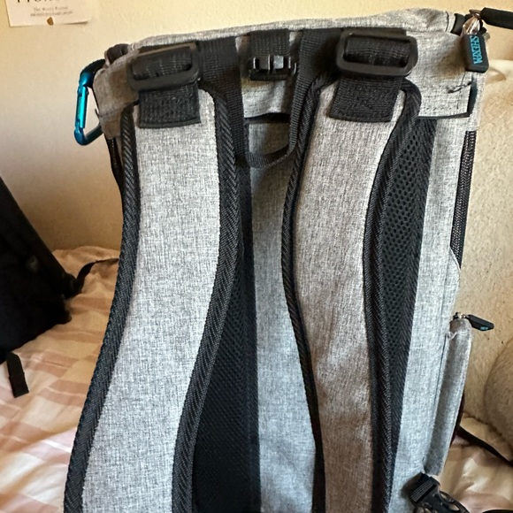 I got this for my kitten and used it twice but she out grew it. - Picture 2 of 6